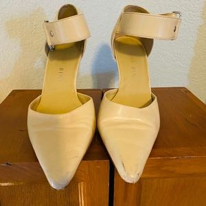 Gianni Bini Size 7M 3 1/2” heels, light Beige, ankle strap